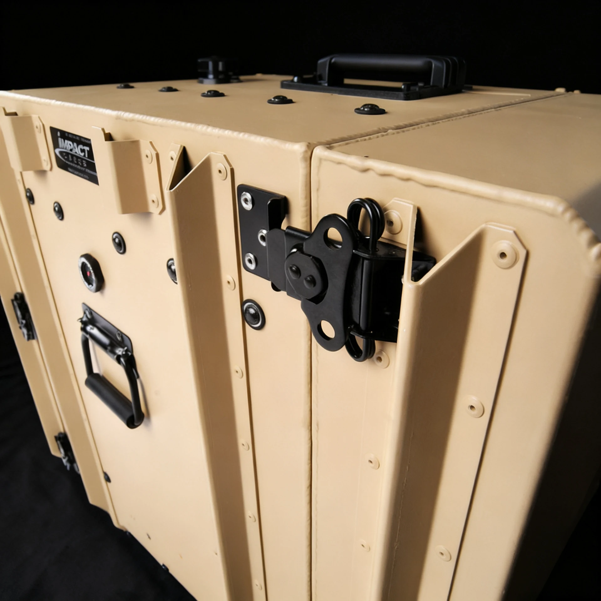 Target Military rackmount high strength aluminum case shell detail